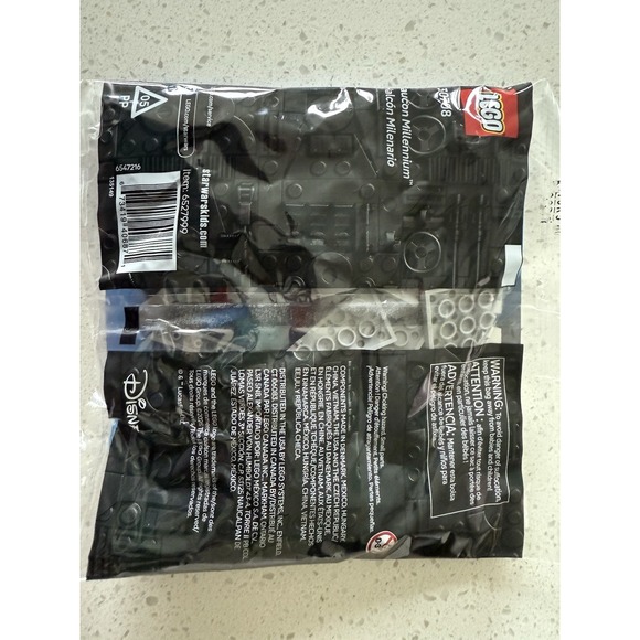 LEGO Star Wars: Millennium Falcon Mini-Build (30708) - Picture 4 of 5